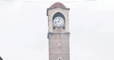 140 yıldır zamanı gösteriyor: Zamanın tanığı bir büyük kule #adana