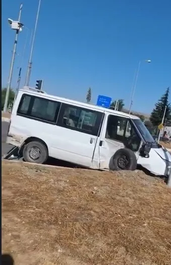 elazigda-otomobil-ile-transit-carpisti-2-yarali-1787933933397.jpg
