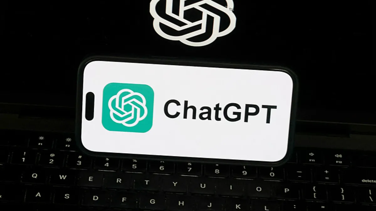 OpenAI CEO'su Sam Altman ve ChatGPT logosu