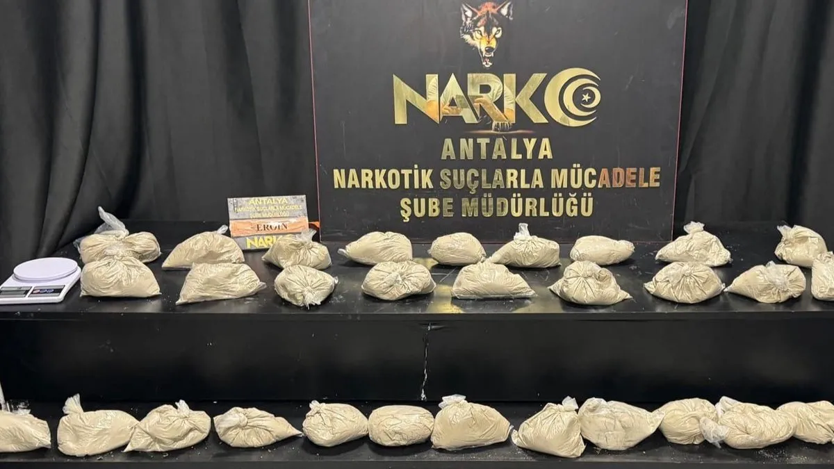 Şok baskında 30 kilo eroin ele geçirildi Şok baskında 30 kilo eroin ele geçirildi