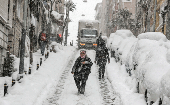 son-dakika-istanbula-lapa-lapa-kar-geliyor-kandilli-tarih-vererek-uyardi-yilbasinda-kar-yagacak-mi-1766146124526.png