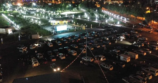 millet bahcesi nde sinema keyfi adana haberleri