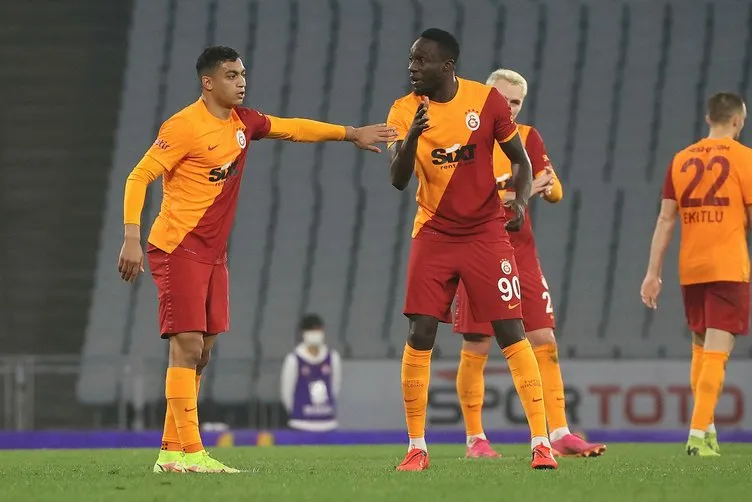Son dakika... Galatasaraylı Mostafa Mohamed’in yerine sınav girdi! Akılalmaz olay sonrası gözaltı...