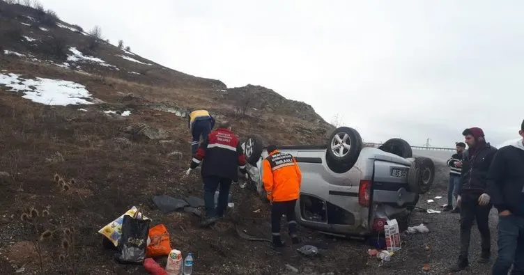 Sivas’ta feci kaza! Kaza yapan araç ters döndü: Yaralılar var