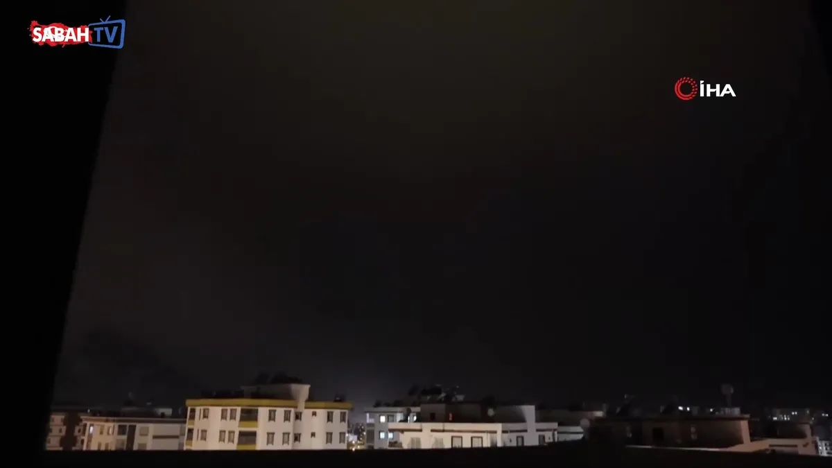 Kozan'da yıldırım düşme anı kamerada