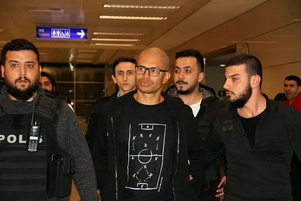 Alex'ten sert gönderme Alex koşmuyor deyip işten sıyrılırsanız...