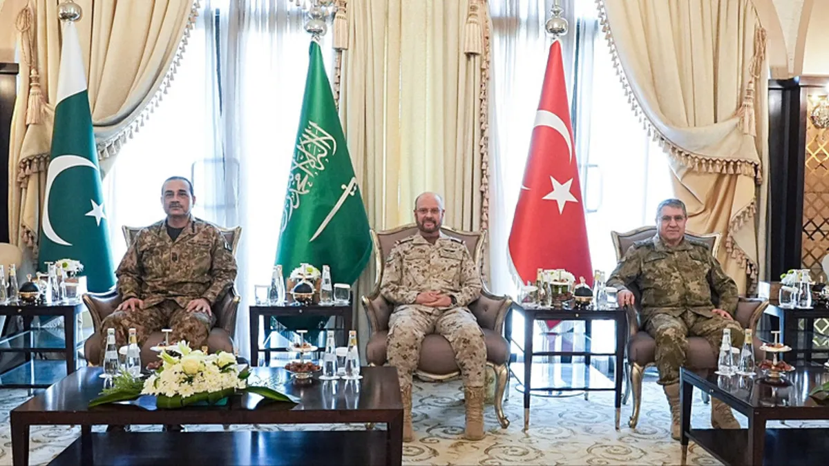 Türkiye, Pakistan ve Suudi Arabistan'dan arasında Riyad'da kritik zirve