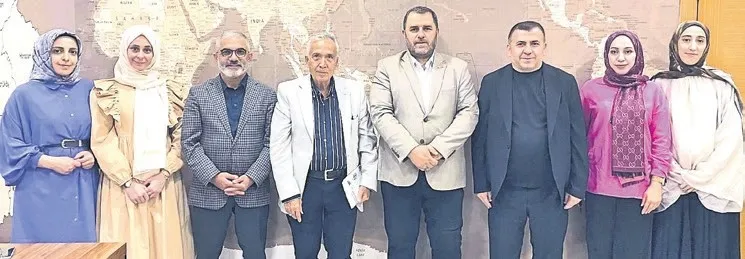 Bayrak... Atatürk... Ve siyaset