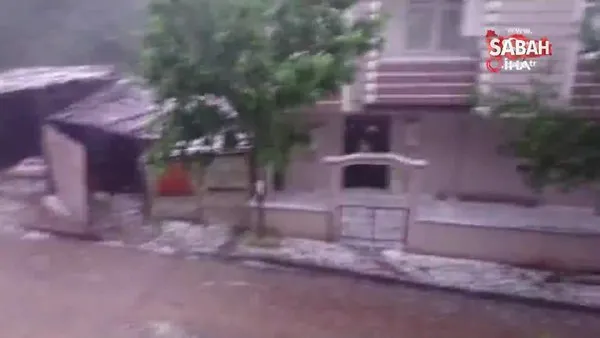 İstanbul Tuzla’da etkili olan yoğun dolu yağışı kamerada