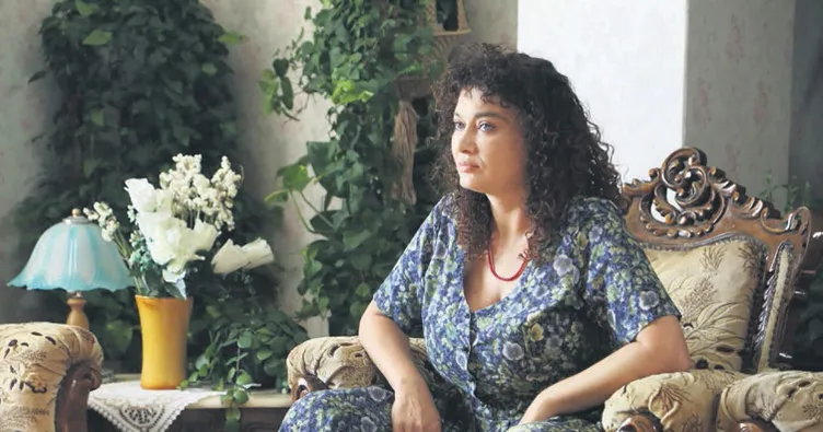 Şişman ve pijamalı Nurgül Yeşilçay