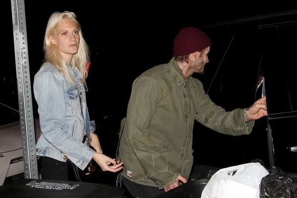 David Beckham çapkınlıkta yakalandı!