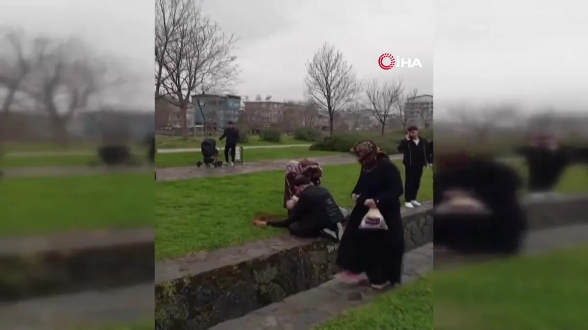 Bursa’da bıçaklı kavga… Boğazı kesilen kişi hayatını kaybetti | Video videosunu izle Bursa’da bıçaklı kavga… Boğazı kesilen kişi hayatını kaybetti | Video videosunu izle