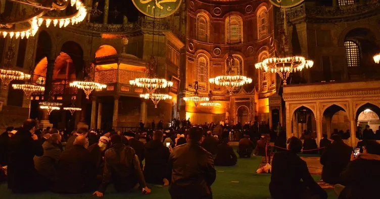 Necmettin Erbakan Ayasofya Camii’nde dualarla anıldı