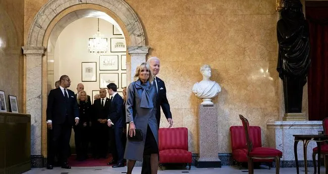 ABD Başkanı Biden ile eşi, Kraliçe 2. Elizabeth'in naaşını ziyaret etti -  Son Dakika Haberler