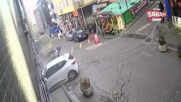 Beşiktaş’ta fren yerine gaza basan kadın sürücü bir kadına çarpıp eve daldı | Video