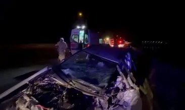 Elazığ'da feci kaza kaza! Bariyere çarpan otomobildeki 4 kişi yaralandı #elazig