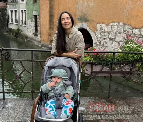 İpek Açar ve Alper Kömürcü minik oğullarıyla tatilde! İpek Açar pamuk sesiyle oğlunu uyuttu!