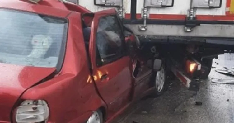 Tokat’ta korkunç kaza! Tıra çarpan otomobildeki 3 kişi öldü