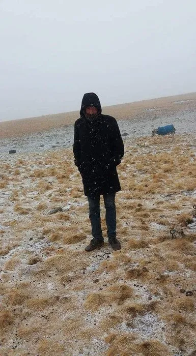 Erzurum’un yüksek kesimlerine kar yağdı