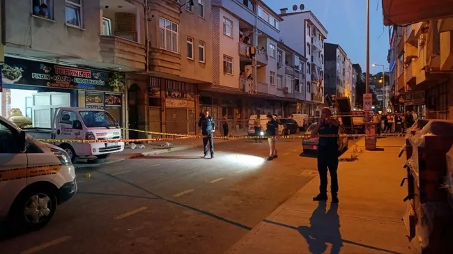 istanbuldan-sakaryaya-uzanan-husumette-kanli-infaz-sosyal-medya-paylasimlari-kan-dondurdu-1756632033784.jpg İstanbul'dan Sakarya'ya uzanan husumette kanlı infaz: Vahşetin ardından sosyal meyada akılalmaz paylaşımlar!