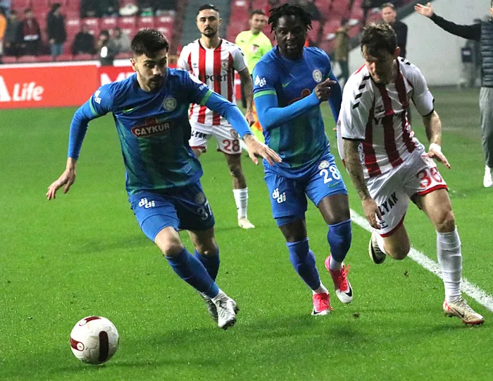 son-dakika-haberi-karadeniz-derbisinde-kazanan-samsunspor-rizespor-3-golle-yikildi-1708715153720.jpeg