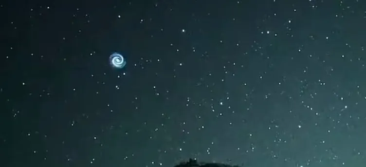 Bir anda gökyüzünde beliren gizemli küre dünyayı şaşırttı! Gören UFO sandı, gerçek çok başka çıktı