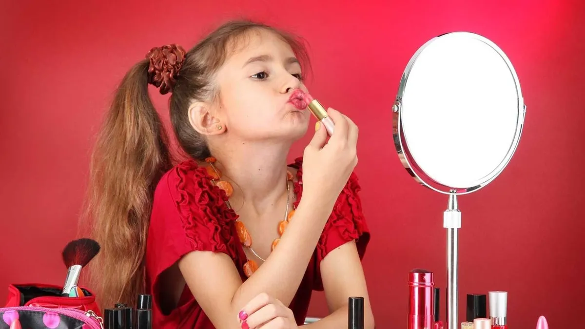 SON DAKİKA… Sosyal medyadaki o videolar çocukları zehirliyor: Makyaj yaşı 7-8 yaşına adar düştü! SON DAKİKA… Sosyal medyadaki o videolar çocukları zehirliyor: Makyaj yaşı 7-8 yaşına adar düştü!