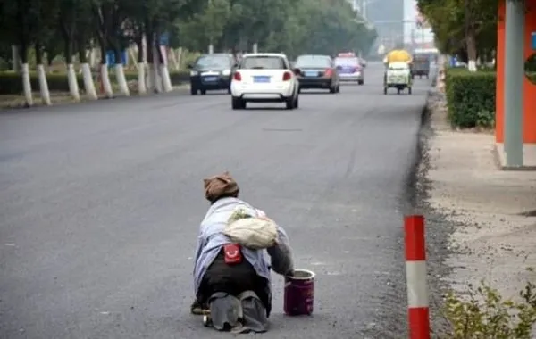 Dilenciden akılalmaz numara