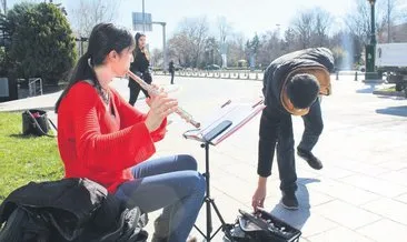 Sokaklarda flüt ziyafeti