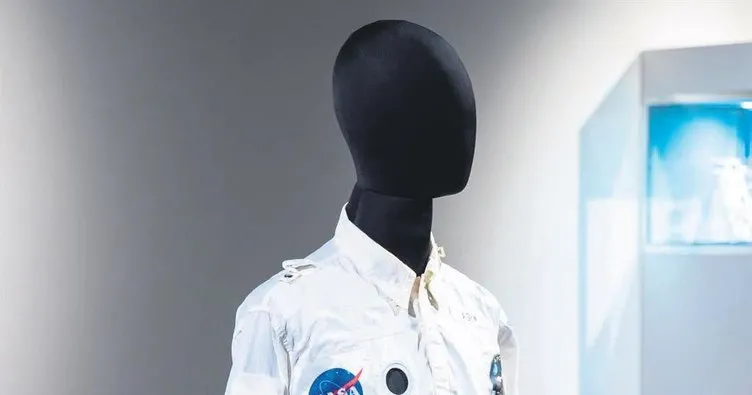 Astronot Aldrin, ceketini 2 milyon dolara satıyor