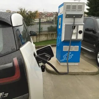 Benzin istasyonlarına elektrik şarj üniteleri geliyor!