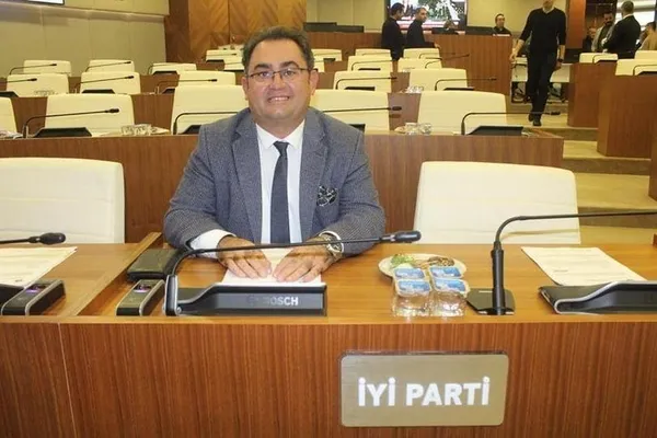 iyi-partili-belediye-baskani-partisinden-istifa-etti-1701160693168.jpg