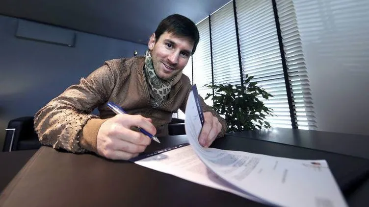 Messi imzayı attı