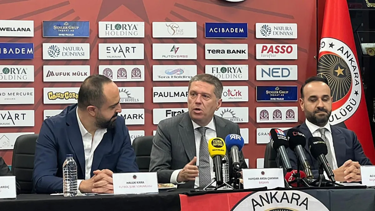 Arda Çakmak: “Geçen sezondan yaklaşık 3 milyon Euro’luk borcumuz var” Arda Çakmak: “Geçen sezondan yaklaşık 3 milyon Euro’luk borcumuz var”