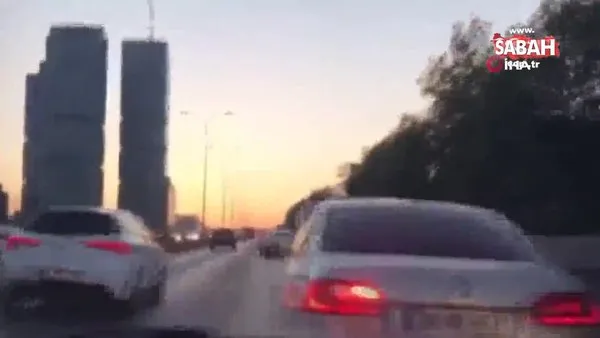 İstanbul trafiğinde makas atama yarışı yapan sürücüler kamerada