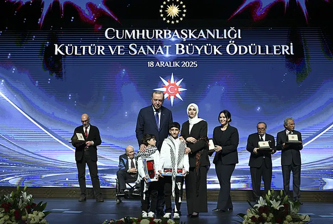 baskan-erdogan-egilmeden-bukulmeden-filistinin-yanindayiz-1766079342024.jpeg Başkan Erdoğan: