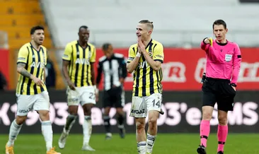 Son dakika: Beşiktaş - Fenerbahçe derbisindeki o pozisyonlar teknik adamları çıldırttı! İşte o anlar...