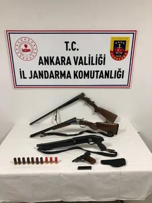 Ankara’da jandarma bir kişiyi 4 adet ruhsatsız silahla yakaladı