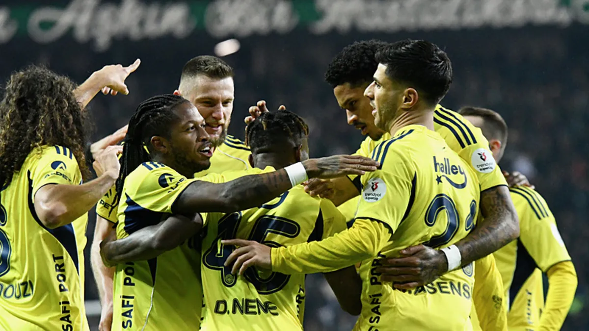 Fenerbahçe, Süper Lig'de Gençlerbirliği'ni konuk edecek Fenerbahçe, Süper Lig'de Gençlerbirliği'ni konuk edecek