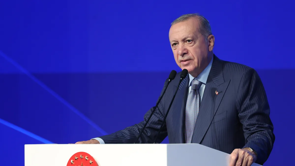Başkan Erdoğan: Bizler şehitleriyle yaşayan emaneti baş tacı eden bir milletiz