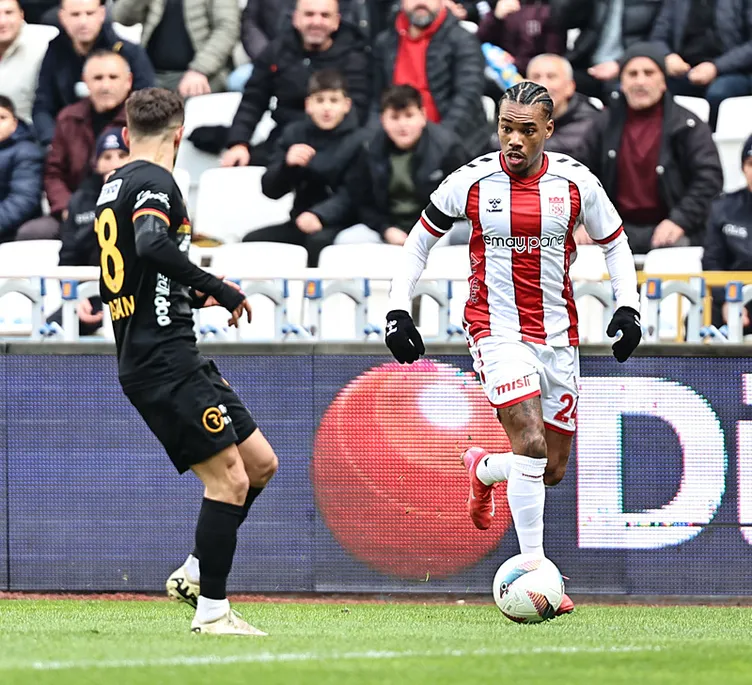 Bahoken, takım arkadaşı Cardoso’ya tokat attı! Akıllara Kerem-Marcao olayını getirdi...