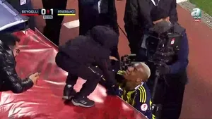 Anderson Talisca golün ardından tribündeki oğluna koştu!