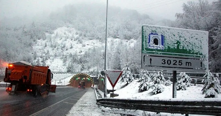 Bolu Dağı’nda kar, ulaşımı zorlaştırdı