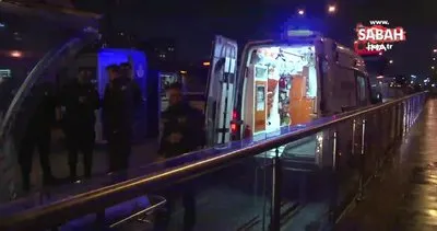 Cevizlibağ tramvay durağında bir şahıs tramvayın altına sıkıştı | Video