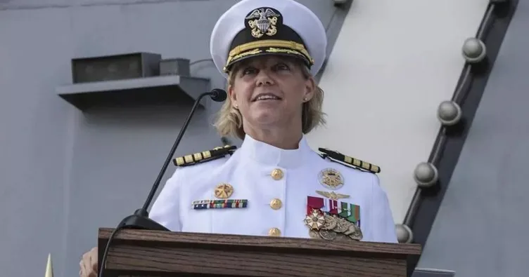 Uçak gemisine kadın kaptan