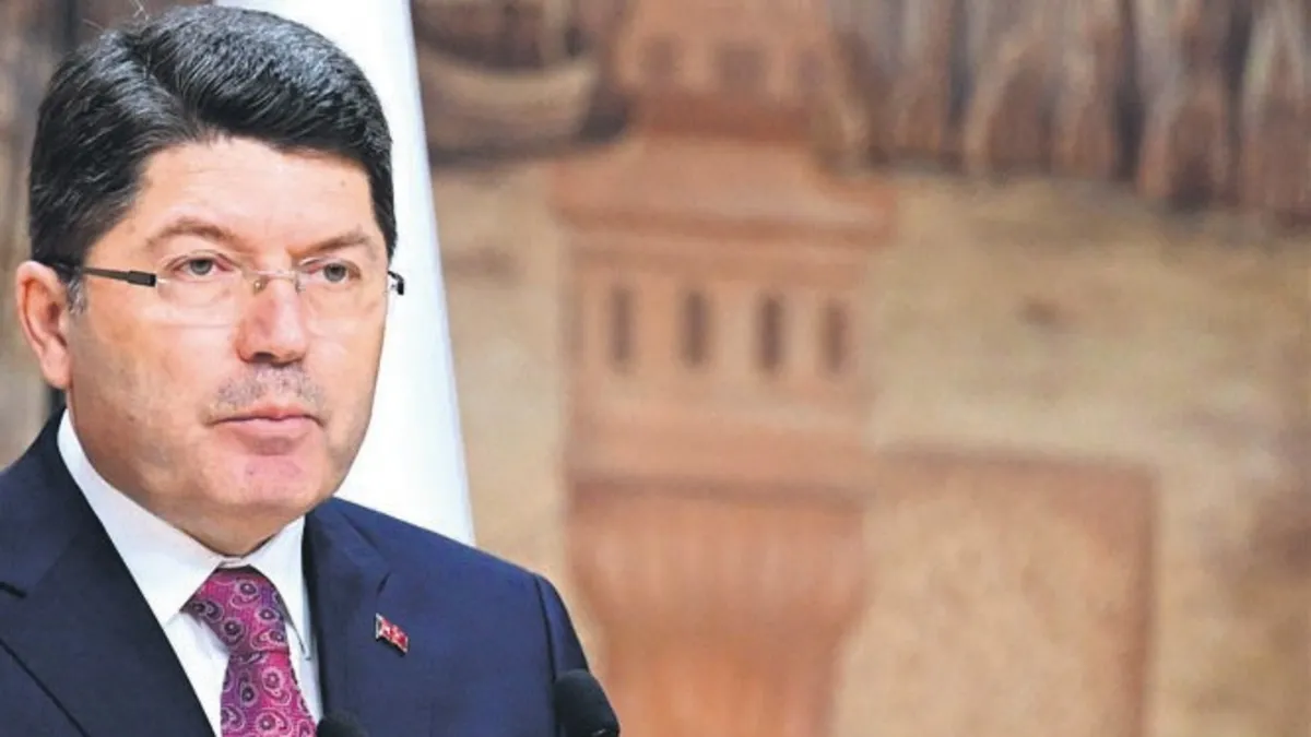 Güçlü hukuk güçlü devlet güçlü toplum