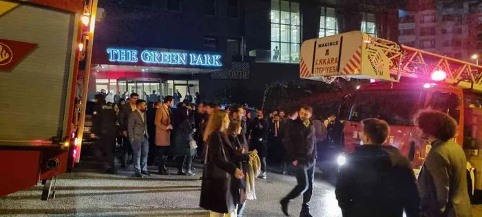 Ankara Barosu avukatlarının bulunduğu otelde çıkan yangın kısa süreli paniğe neden oldu