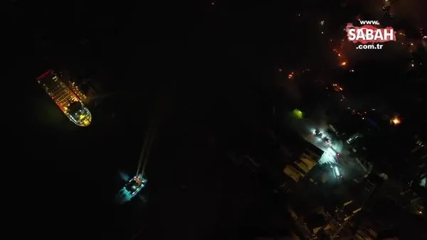 İskenderun Limanı’nda deprem sonrası çıkan yangın söndürme ve soğutma çalışmaları üçüncü gününde böyle görüntülendi | Video
