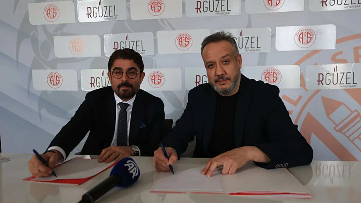 Antalyaspor cephesinden yabancı hakem sözleri! Antalyaspor cephesinden yabancı hakem sözleri!