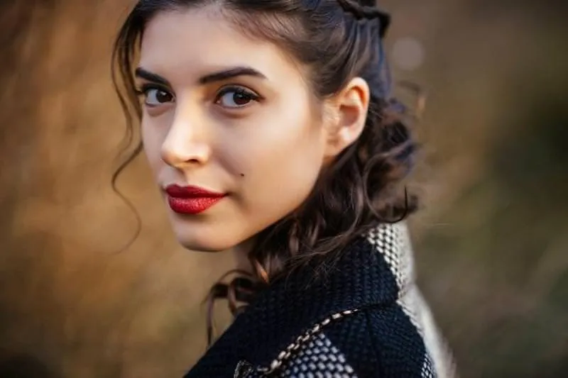 Deniz Baysal Estetik Yaptiran Unluler Kervanina Katildi Magazin Haberleri
